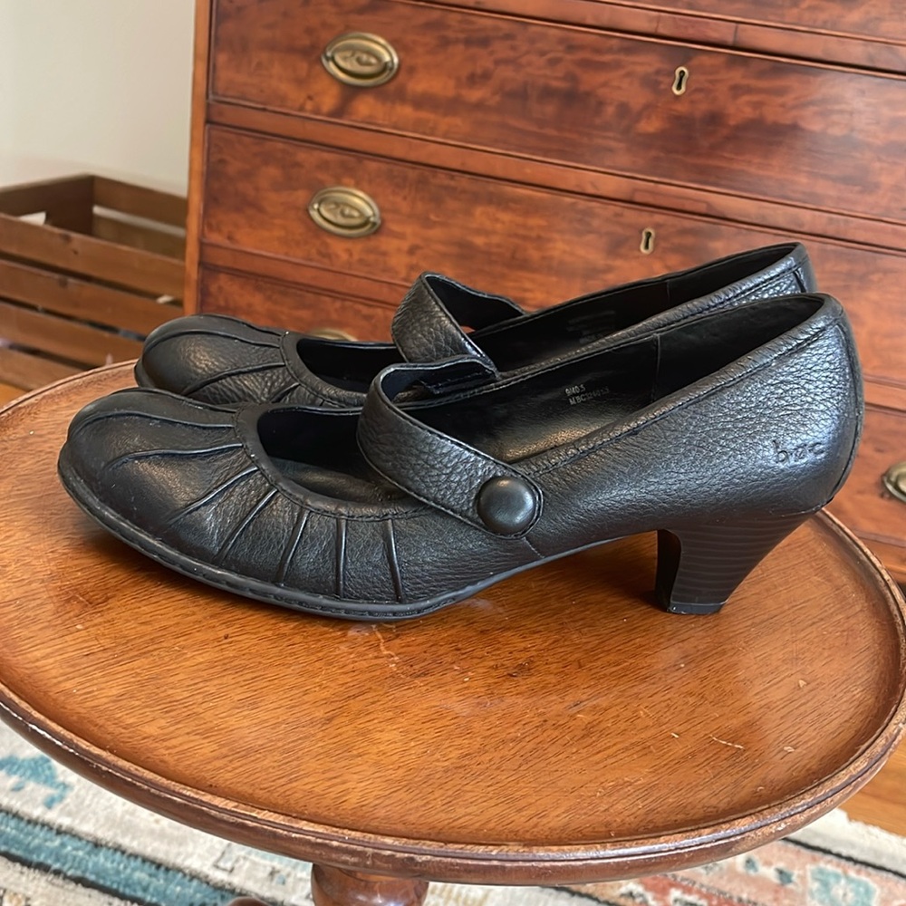 Born Concept b.o.c. Leather Mary Jane kitten heels size 9